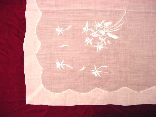 Vintage Linen Handkerchief w/ EMBROIDERY